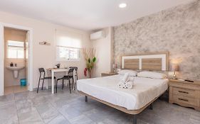 Apartamentos Lola Beach